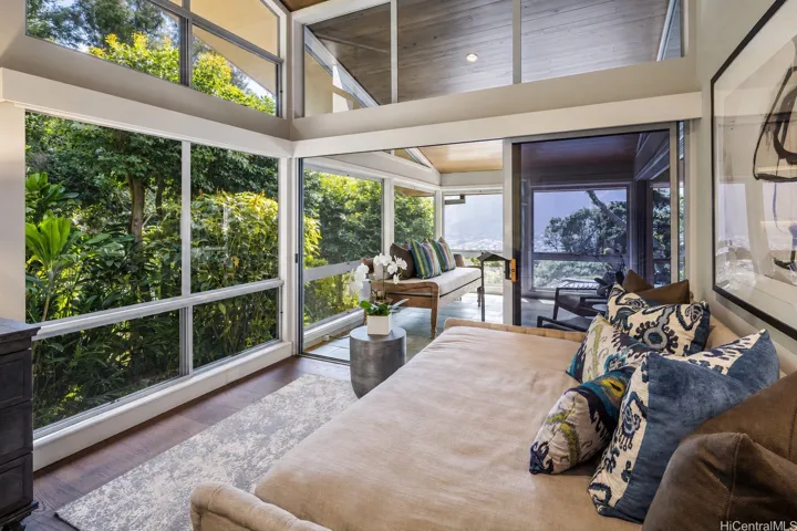 Bedroom 5 access to screened in lanai