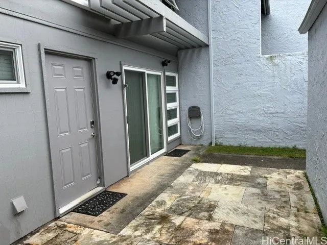 Front lanai and door approx 240 sq ft
