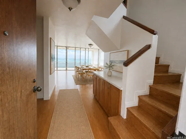 Entryway - Staged - Enhanced