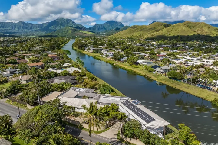 Gorgeous mountains frame the Kawainui Canal