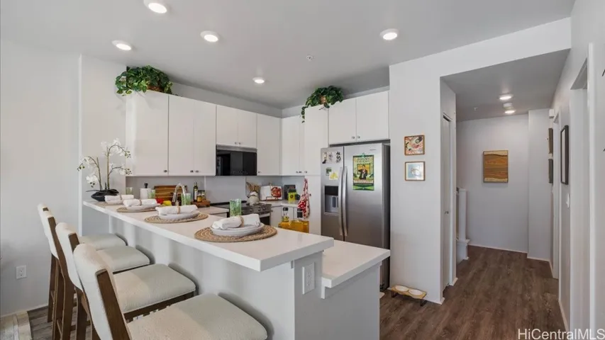 Living Room / Kitchen