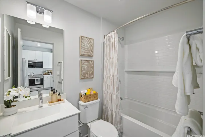 secondary bathroom