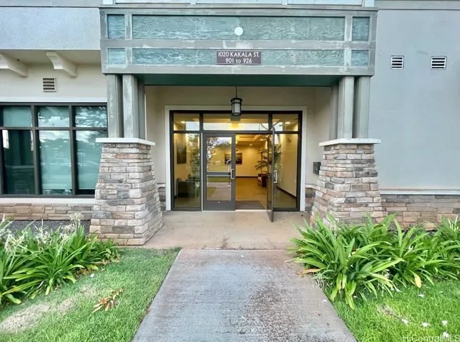 Front Entry (curbside)