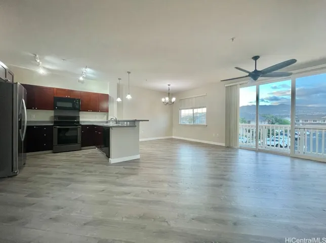 Kitchen/ Living room