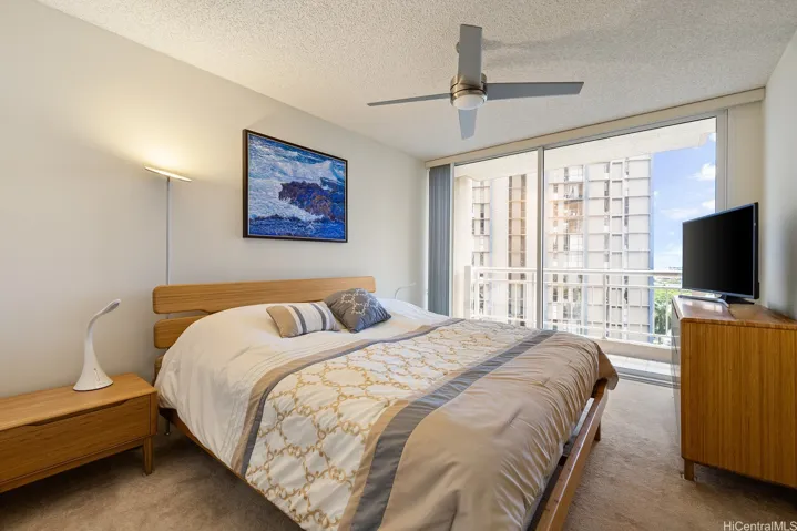 Primary bedroom with it's own lanai.