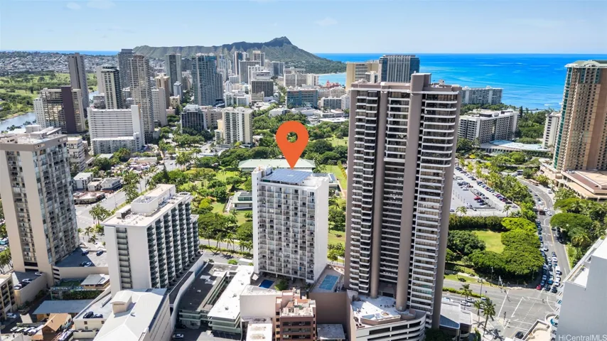 Prime spot near Hilton Hawaiian Village & Ft De Russy