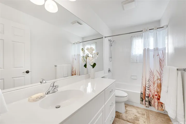  2nd floor, 3rd Bathroom