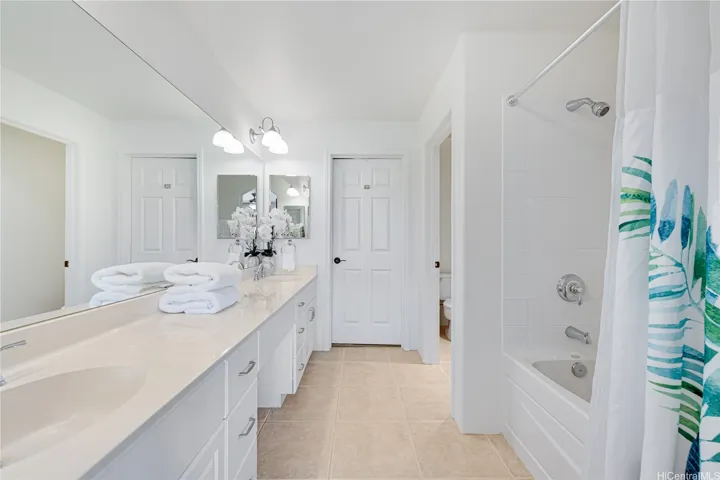 2nd floor master bathroom