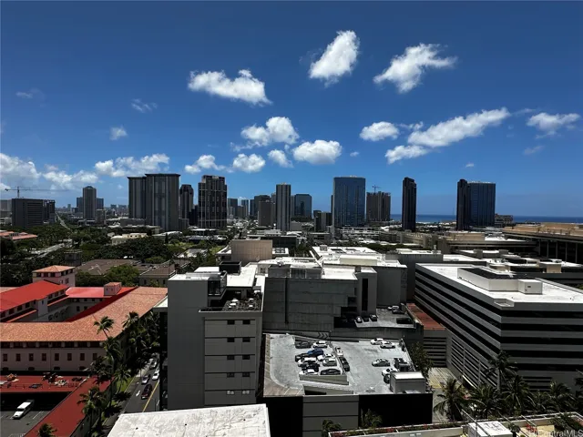 View of the city looking Diamond Hd from lanai and living room