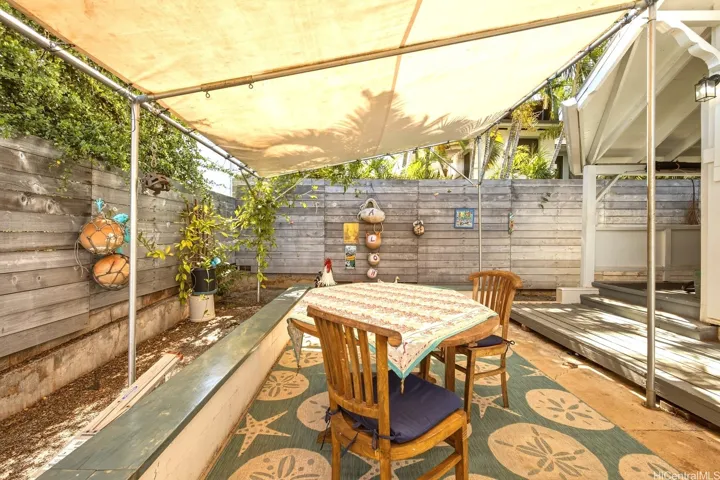 Side Lanai