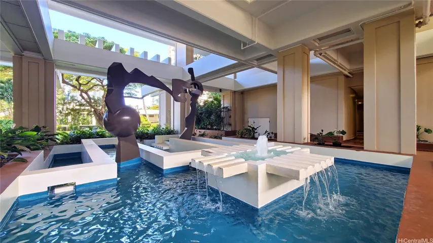 Nice and welcoming lobby.