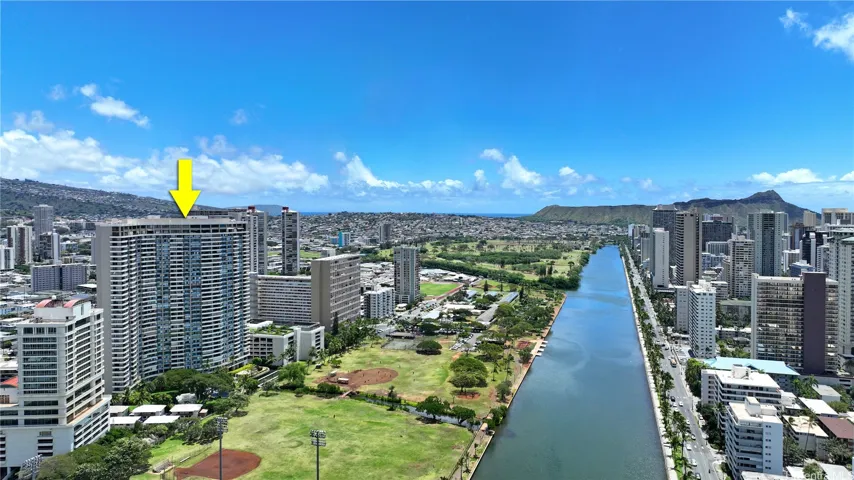 Conveniently located near Waikiki beaches, Ala Moana Center, restaurants, and UH.