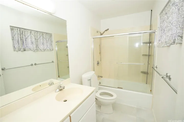 1st flr - Bathroom