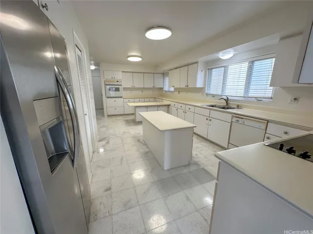 1st flr - Kitchen