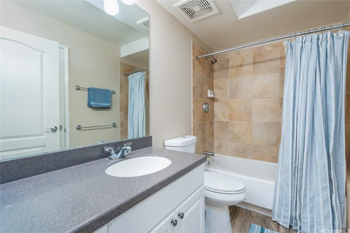 Guest Bath with Upgraded Tile