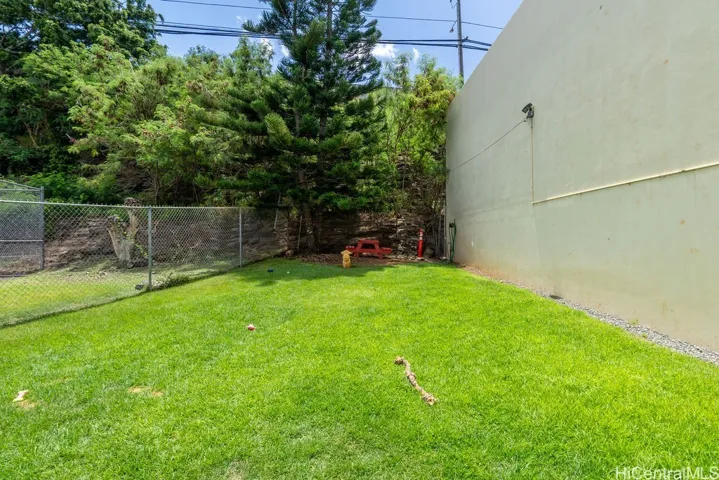 Clean, well-kept dog park.