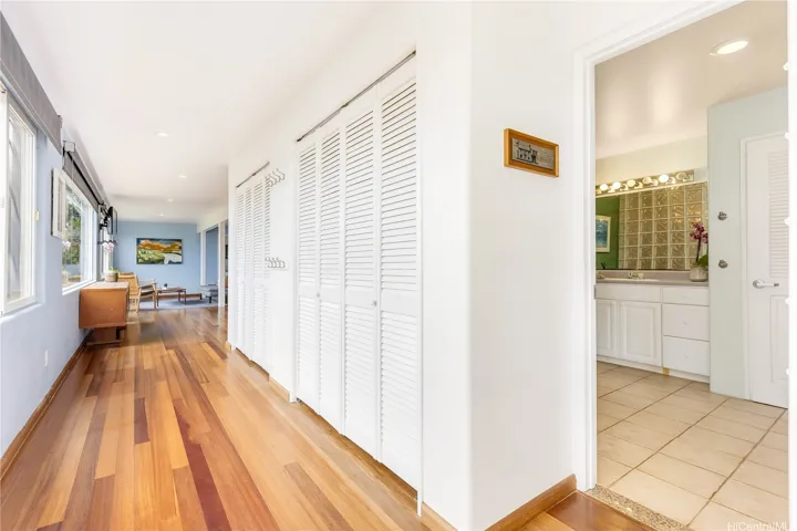 Spacious full-size bathroom conveniently located off the lower-level living area.
