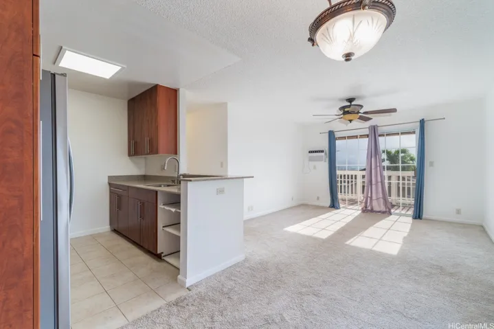 Livingroom/dining area/kitchen