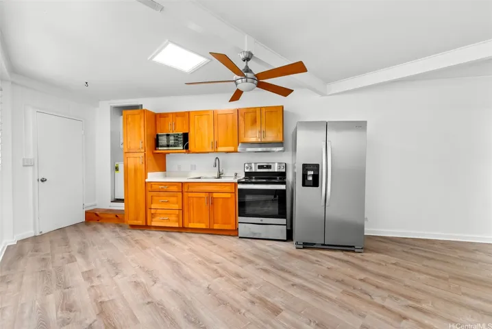 2BD/1BA guest house with separate entrance