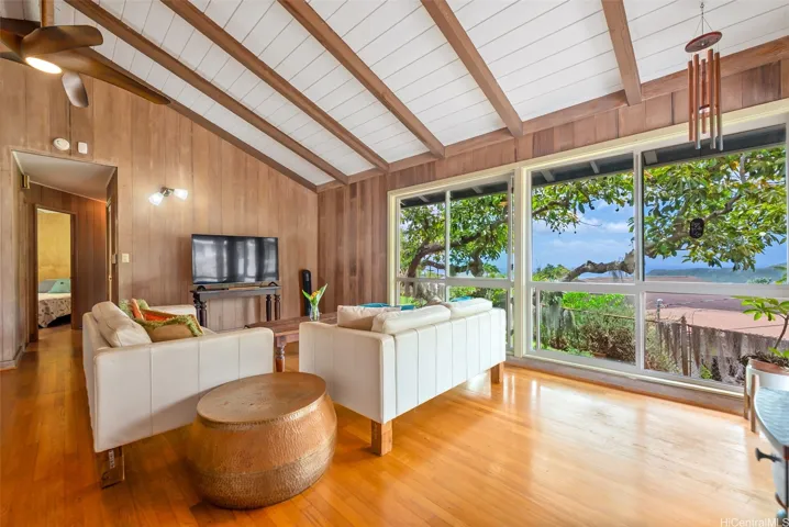 Main House Entry with ocean and Diamond Head views