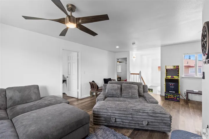 2nd floor family / bonus room