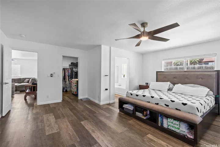 Primary bedroom with ensuite bath & walk in closet