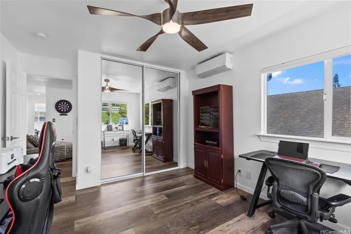 2nd bedroom being used as a home office