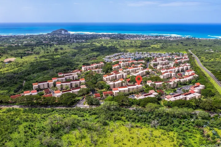 A minute away from the ocean.