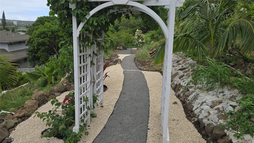 Hill with Lilikoi arch