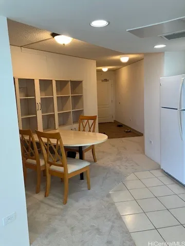 Foyer/Kitchen