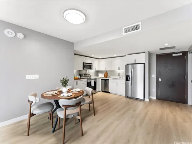 Kitchen/Dining