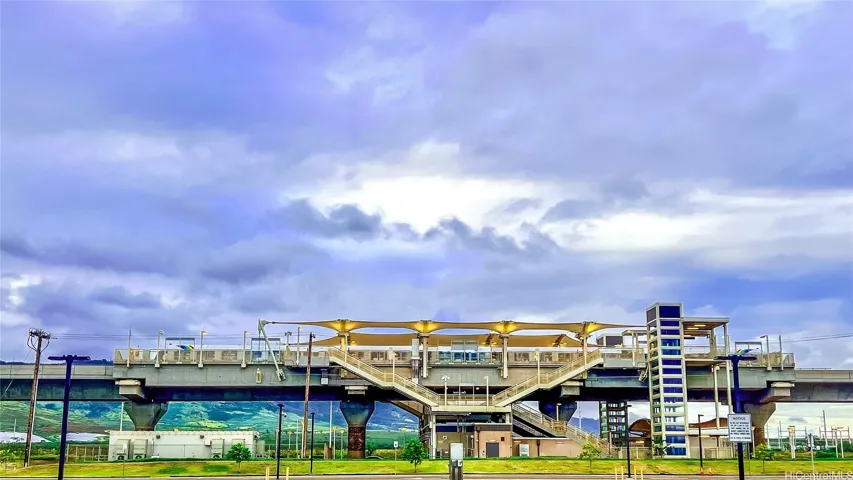 Skyline Park and Ride inside Ho'opili