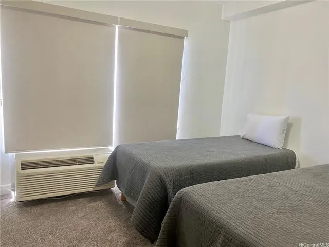 Secondary room: 2 twins and A/C