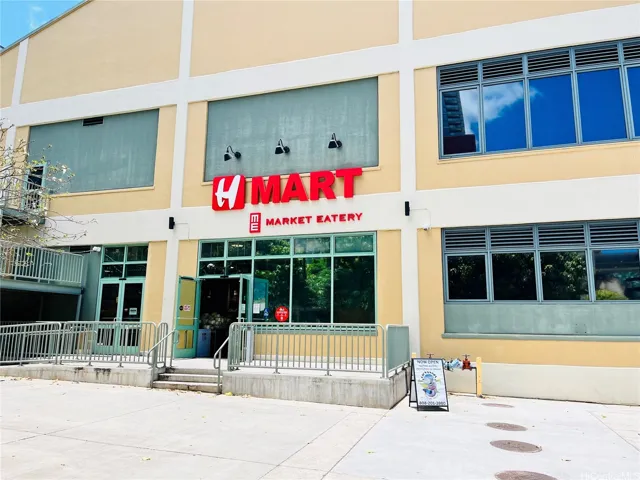 Grocery store on corner