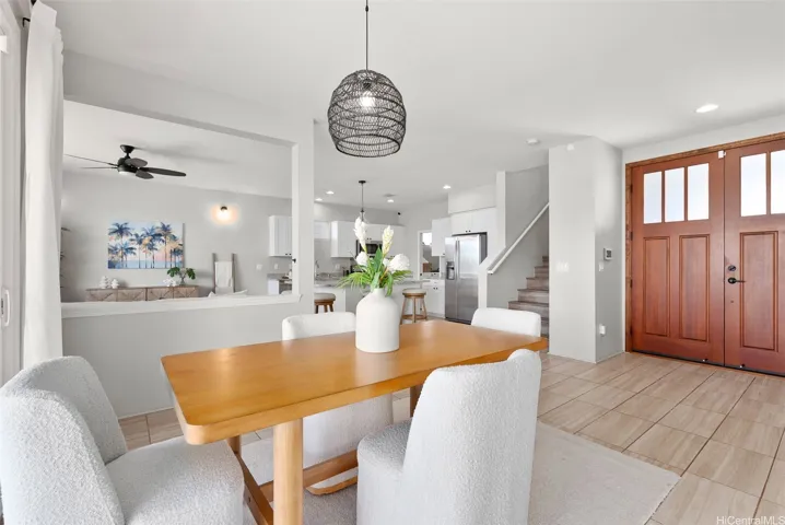 Huge double door entry and spacious dining area that can seat 12