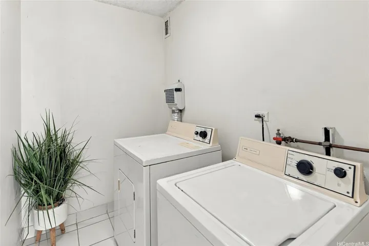 In-unit washer and dryer.