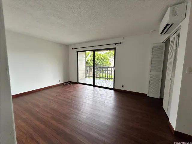 Primary bedroom - downstairs