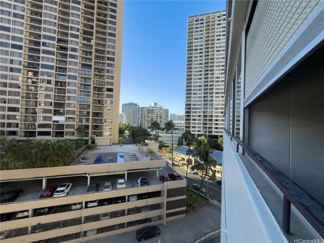 Right side facing view from the lanai facing Hobron lane