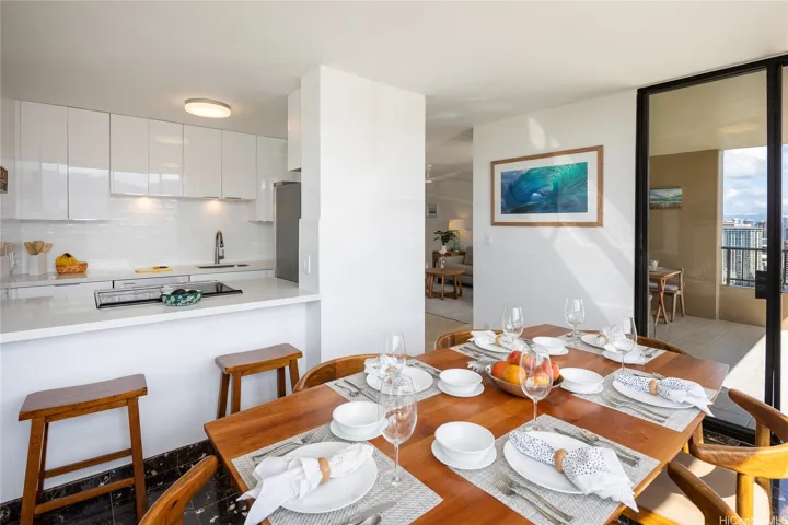 4101 Floor Kitchen and dining room, mountainside