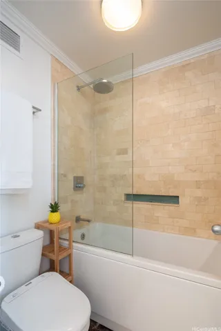 4001 Floor Bathroom, deep soaking bathtub and TOTO bidet