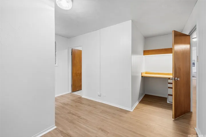 Middle Bedroom Downstairs with Ensuite