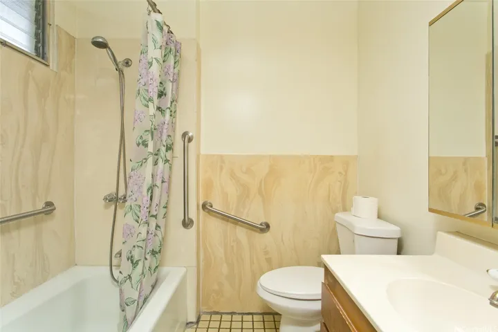 Ground floor full bath