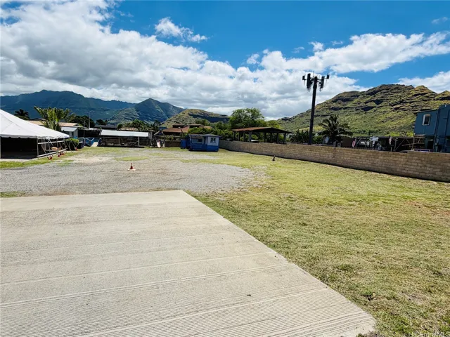 16,000 sf level lot.