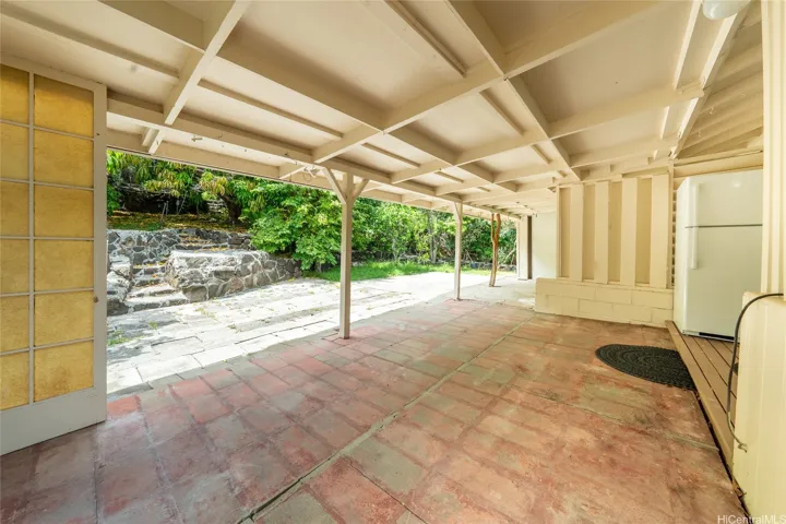 Large covered lanai