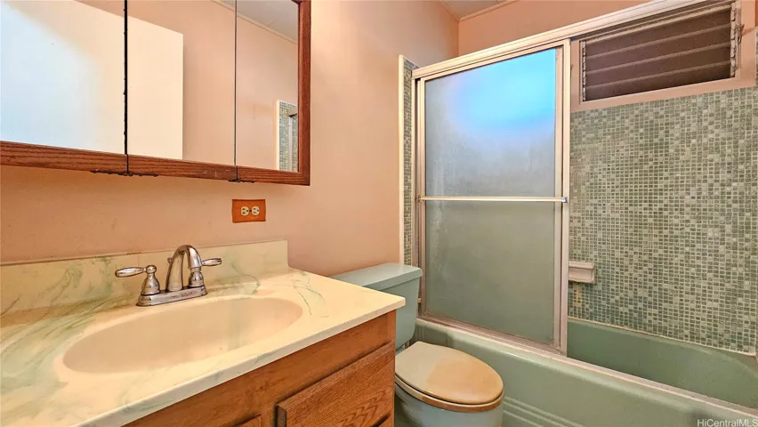 bathroom 2nd