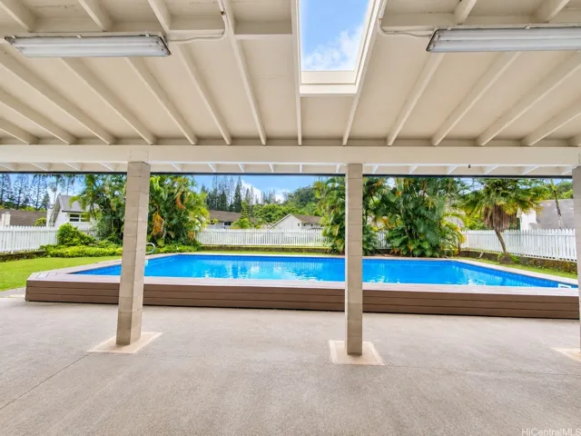 Open Lanai Area