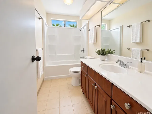 2nd Bathroom Upstairs