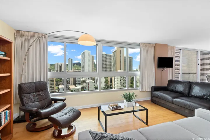 Welcome to residence #1704 at Waikiki Townhouse!
