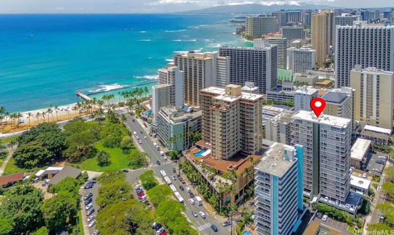 1 block from world famous Waikiki Beach