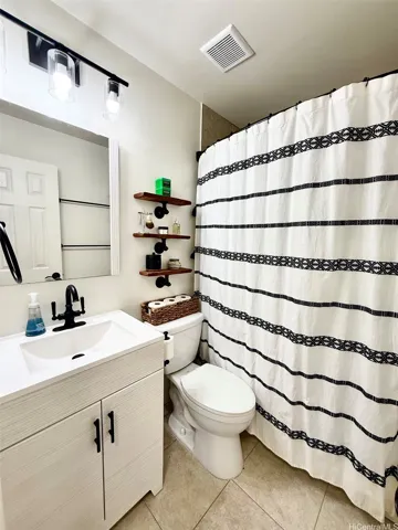 Bathroom with tub/shower combo
